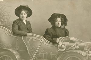 Презентация проекта «Бутафорское счастье» от издательства «Красный матрос»