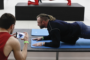 iPhone XS за самую долгую планку